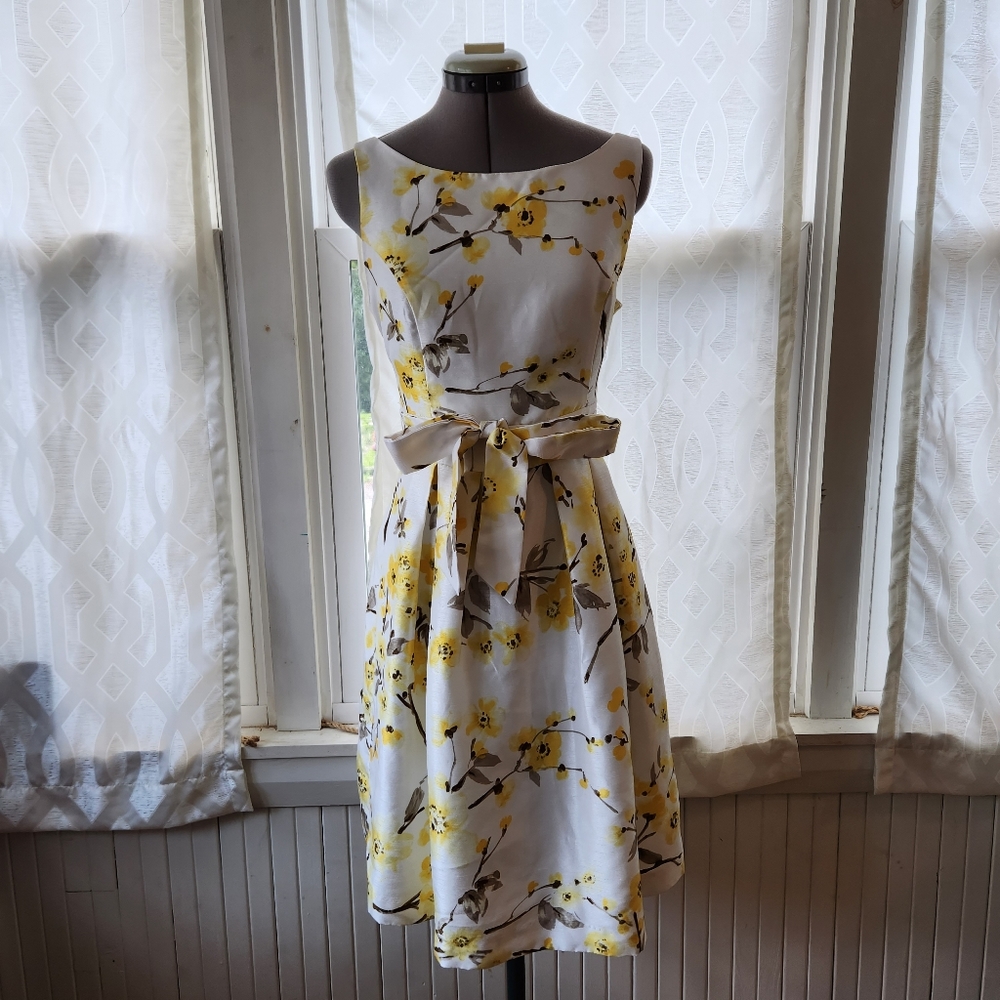 Jessica Howard White Dress with Yellow Floral Print